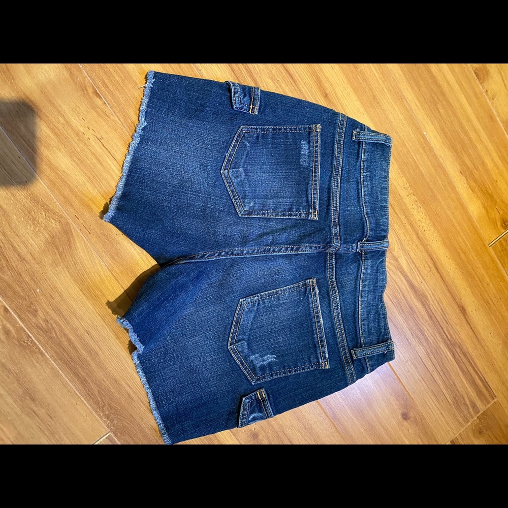 Woman’s denim shorts by Time and Tru. Size 6 - Picture 3 of 3